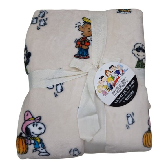 Peanuts VelvetLoft Halloween Snoopy Twin Blanket 60x90" Pumpkin By Berkshire - Picture 1 of 10